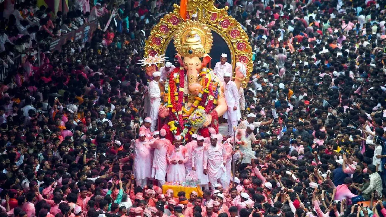 Lalbaugcha Raja Visarjan 2026: लालाबागच्या राजाच्या विसर्जनाला यंदाही विलंब होणार? समुद्रात… कधी होणार विसर्जन? मोठी अपडेट समोर