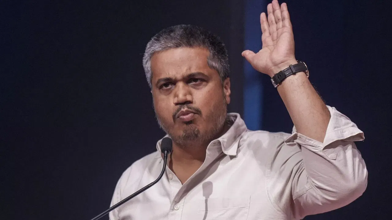 महाराष्ट्रात SIR नंतर मतदार यादीतून तीन कोटी मतदार हटवणार, रोहित पवार यांचा दावा