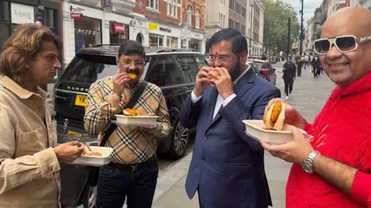 एकनाथ शिंदे यांनी लंडनमध्ये मारला ‘वडापाव’वर ताव, आधी इंग्रजीत फाडफाड भाषण, अन्